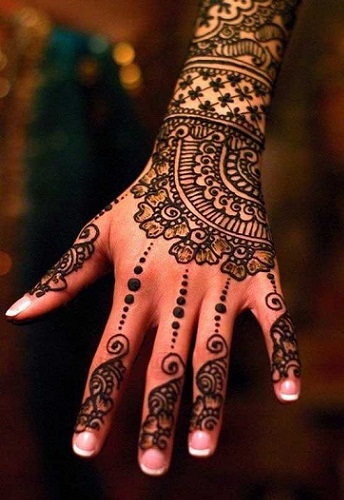Top 9 Rocking Party Mehndi Designs With Pictures