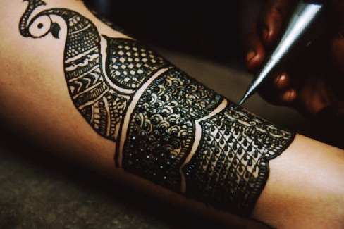 Top 9 Rocking Party Mehndi Designs With Pictures