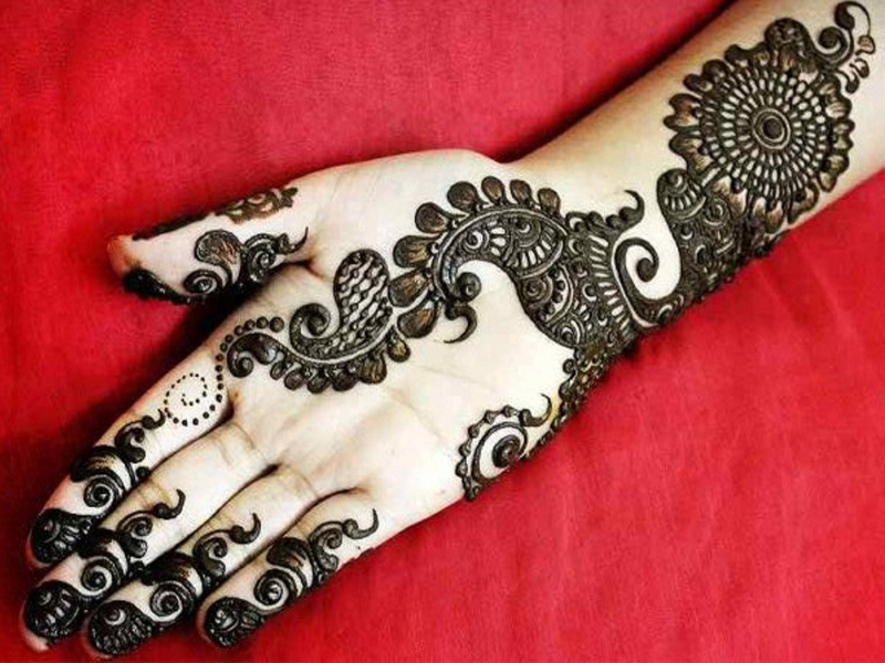 10 Latest Single Line Mehndi Designs with Pictures | I Fashion Styles