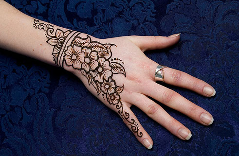 9 Exclusive Winter Mehndi Designs With Images