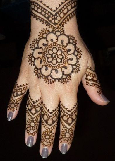 25 Cute And Easy Round Mehndi Designs With Pictures | I Fashion Styles