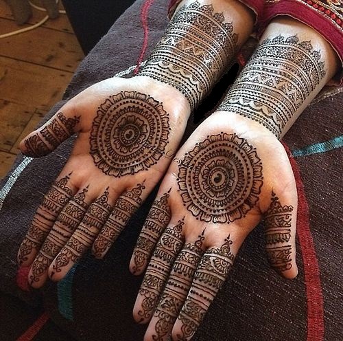 9 Best Dussehra (Navratri) Mehendi Designs 2023