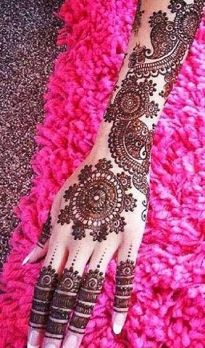 9 Best Dussehra (Navratri) Mehendi Designs 2023