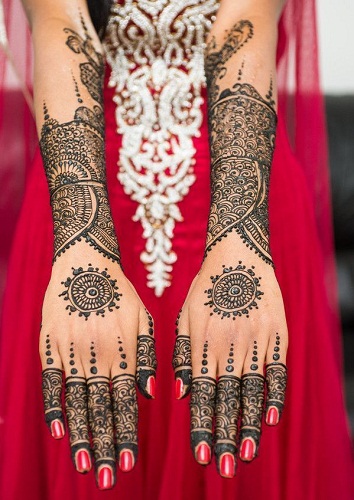 9 Best Dussehra (Navratri) Mehendi Designs 2023