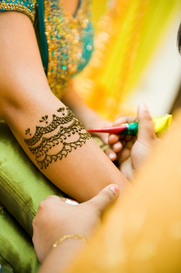 15 Trained and Professional Mehndi Artists in India | I Fashion Styles