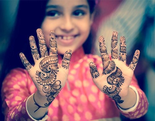 15 Trained and Professional Mehndi Artists in India | I Fashion Styles