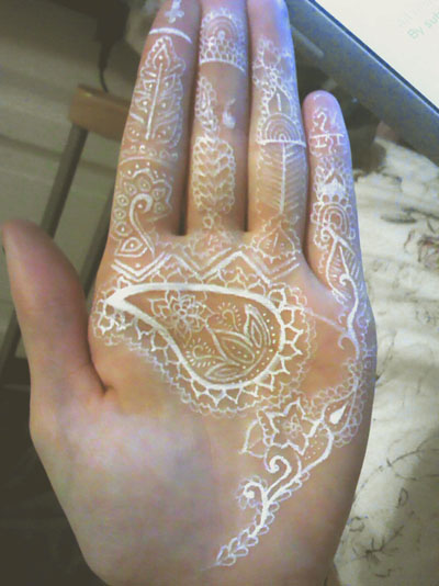 9 Best White Henna Designs with Images | I Fashion Styles