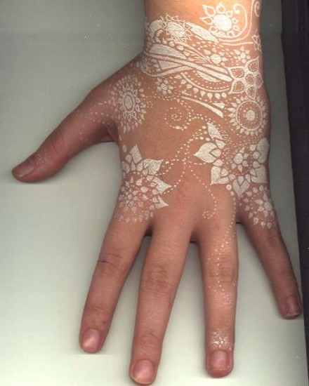 9 Best White Henna Designs with Images | I Fashion Styles