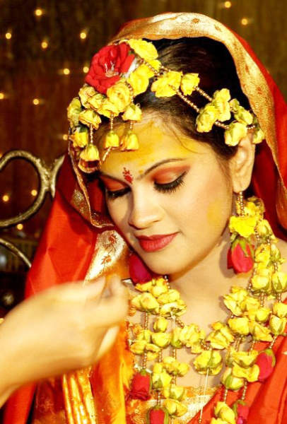 9 Best Flower Jewellery For Mehndi Designs | I Fashion Styles