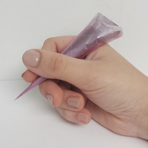 How to Apply Mehndi on Hands for Beginners with Pictures | I Fashion Styles