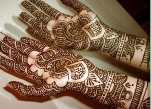 15 Cute and Easy Black Mehndi Designs with Photos | I Fashion Styles