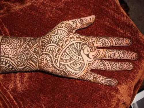 15 Cute and Easy Black Mehndi Designs with Photos | I Fashion Styles