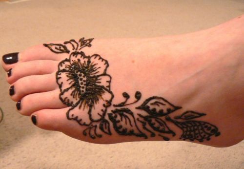 15 Cute and Easy Black Mehndi Designs with Photos | I Fashion Styles