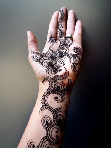 15 Cute and Easy Black Mehndi Designs with Photos | I Fashion Styles