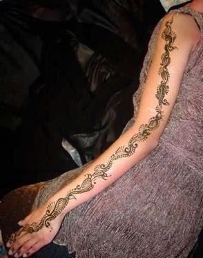 15 Cute and Easy Black Mehndi Designs with Photos | I Fashion Styles