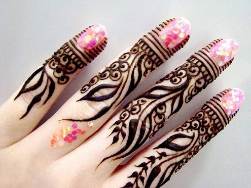 9 Beautiful and Trendy Stone Studded Mehndi Designs | I Fashion Styles