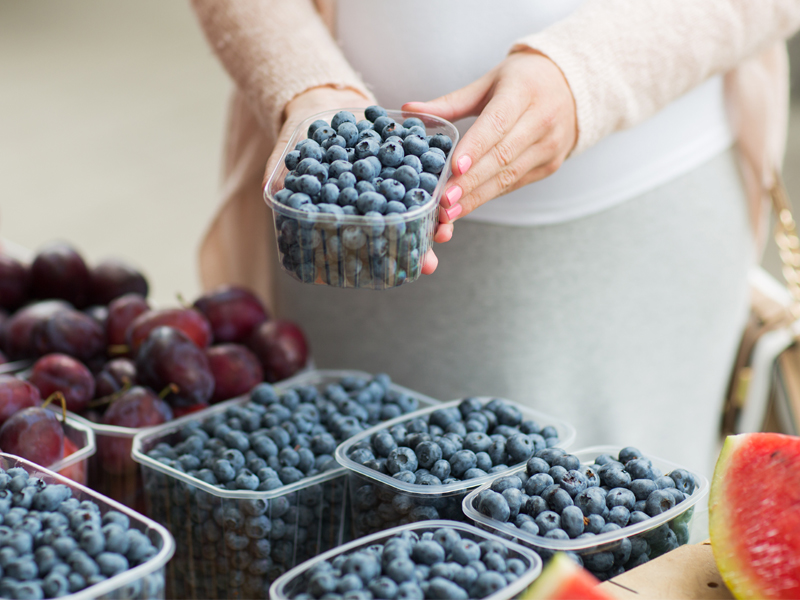 7 Best Beauty Treats Blueberry Face Packs at Home
