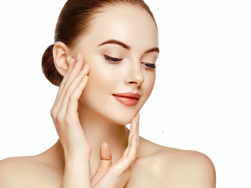 Top 10 Benefits and Uses of Water for Glowing Skin