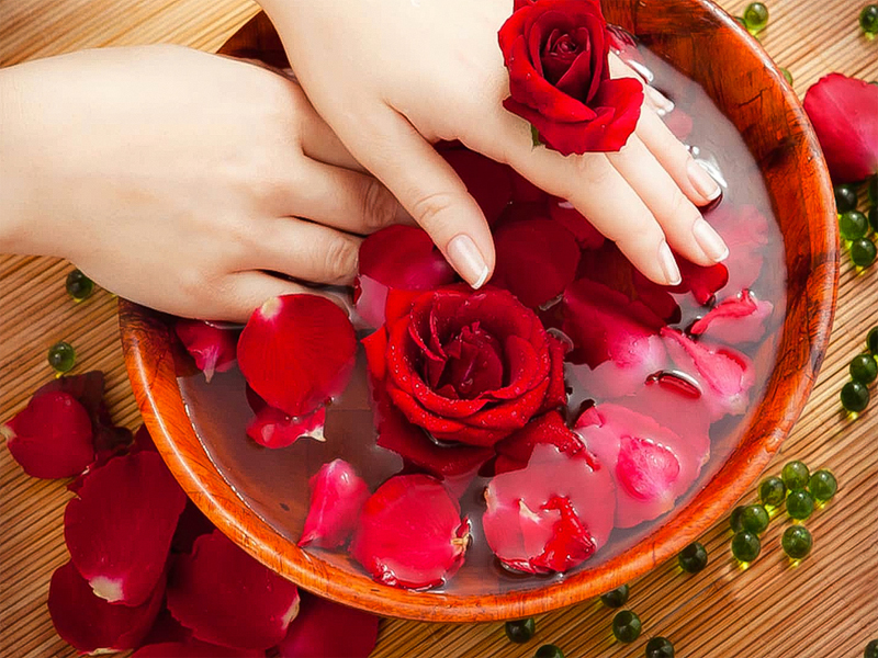 How To Make Flower Face Mask At Home For Glowing Skin?