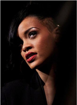 10 Famous Actresses Caught with Pimples On-Camera