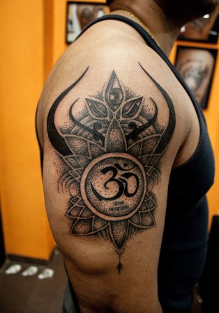 50+ Traditional (ॐ) Om Tattoo Designs and Ideas 2024