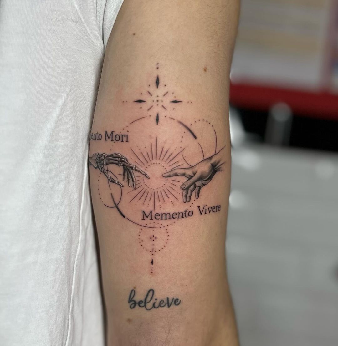 50+ Eye Catching Hand Tattoo Designs for Retro Style 2025