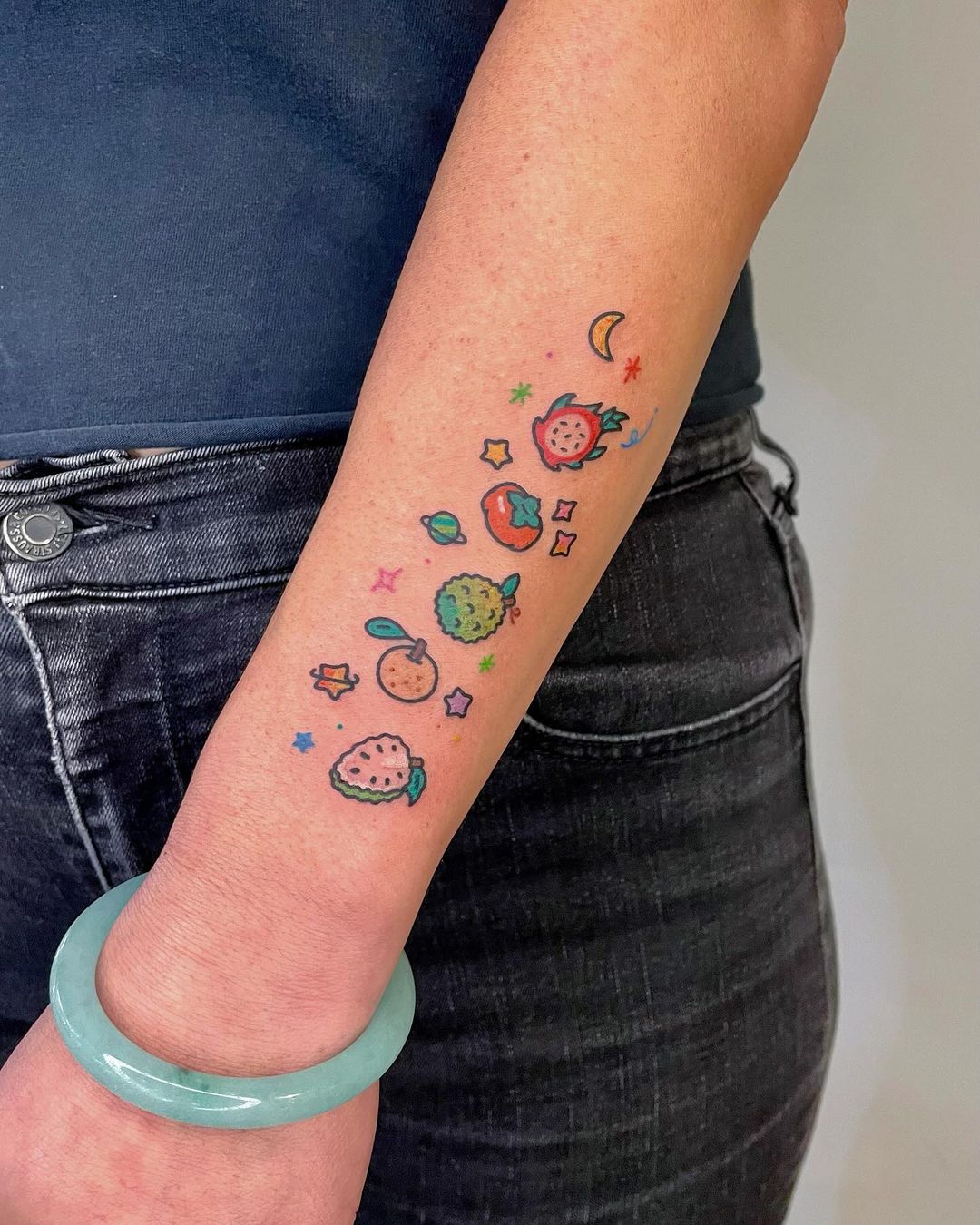 50+ Eye Catching Hand Tattoo Designs for Retro Style 2025