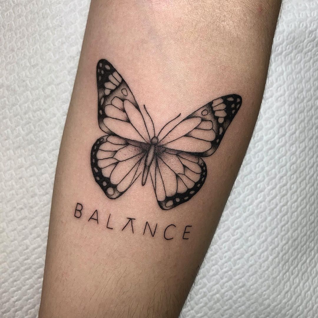 50+ Eye Catching Hand Tattoo Designs for Retro Style 2025