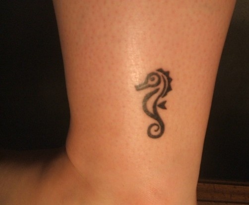 9 Colorful Seahorse Tattoos Meaning, Designs And Ideas | I Fashion Styles