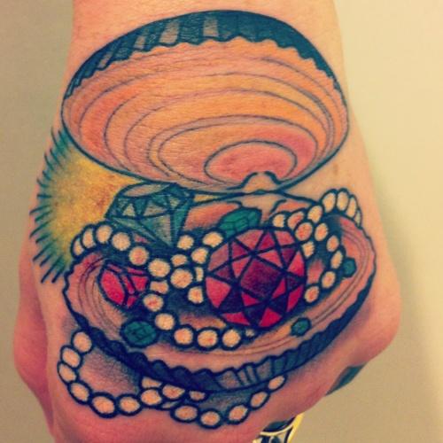 25 Brilliant Diamond Tattoo Designs for Men and Women