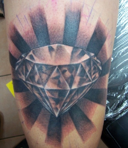25 Brilliant Diamond Tattoo Designs for Men and Women
