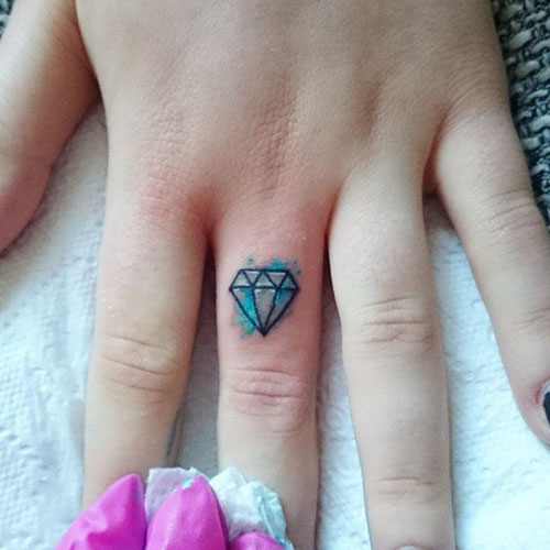 25 Brilliant Diamond Tattoo Designs for Men and Women