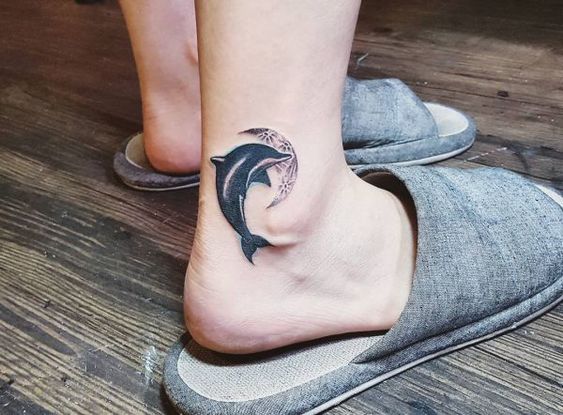 15+ Amazing Dolphin Tattoo Designs and their Meanings