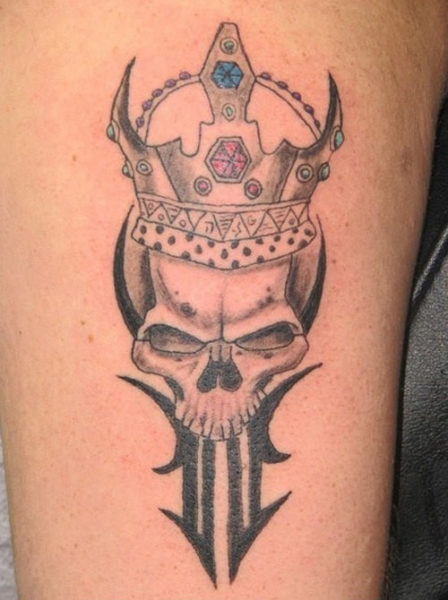 15+ Unique Crown Tattoo Designs to Embrace Royalty