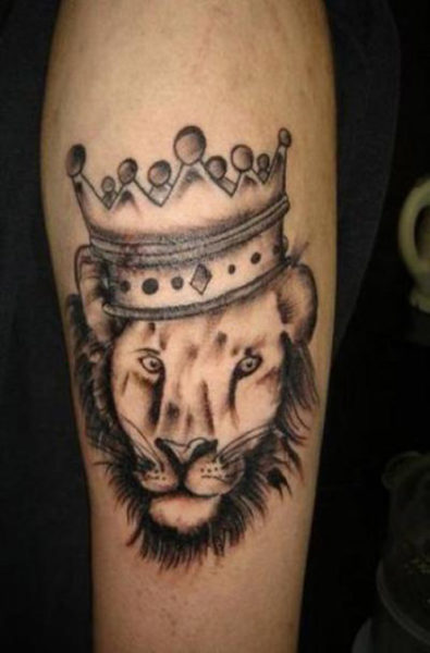 15+ Unique Crown Tattoo Designs to Embrace Royalty