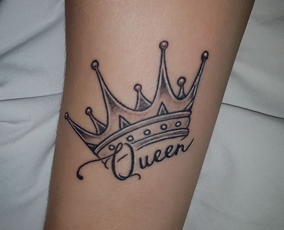 15+ Unique Crown Tattoo Designs to Embrace Royalty