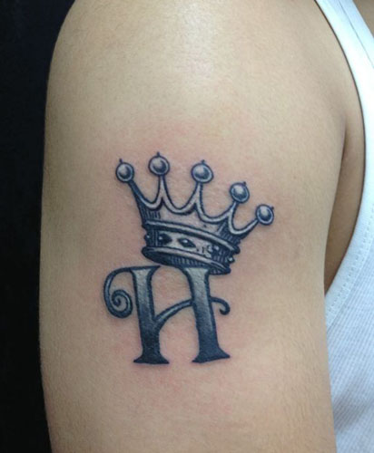 15+ Unique Crown Tattoo Designs to Embrace Royalty