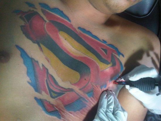 9 Superb Superman Tattoo Designs for True Fans