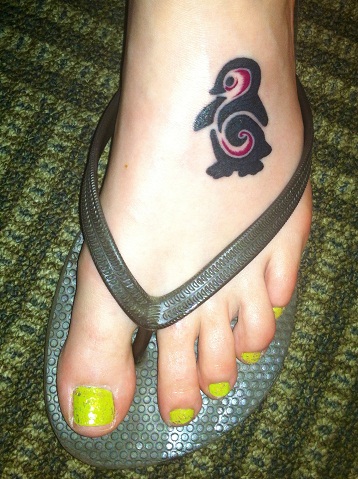 9 Heartwarming Penguin Tattoo Designs That Will Warm Your Soul