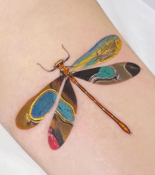 Top 15 Beautiful Dragonfly Tattoo Designs and Ideas