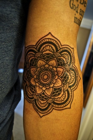 Top 9 Colourful Tribal Flower Tattoo Designs | I Fashion Styles