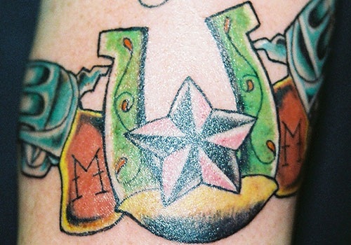 15 Best Horseshoe Tattoo Designs and Ideas | I Fashion Styles