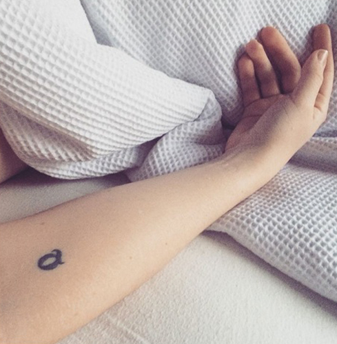 15 Q Letter Tattoo Designs And Ideas With Pictures