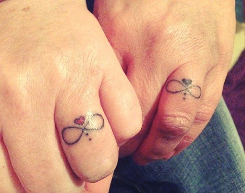 9 Wedding Ring Tattoo Design Ideas for Men and Women