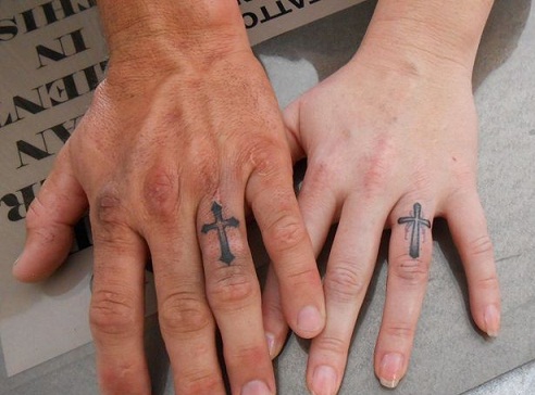 9 Wedding Ring Tattoo Design Ideas for Men and Women