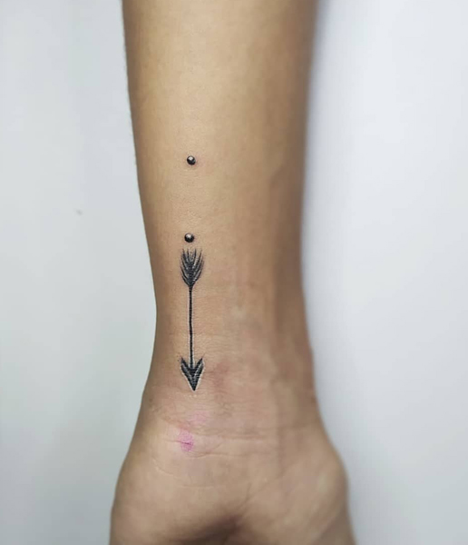 20 Stylish Arrow Tattoo Designs for Modern Look