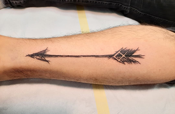 20 Stylish Arrow Tattoo Designs for Modern Look
