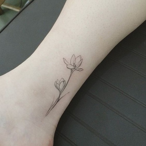 Blooming Beauty: 10 Stunning Tulip Tattoo Designs for Spring