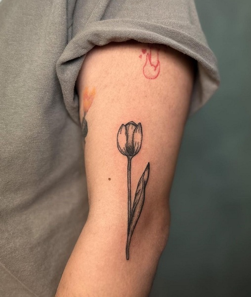 Blooming Beauty: 10 Stunning Tulip Tattoo Designs for Spring