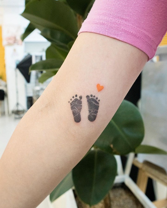 15 Best Footprint Tattoo Designs for Men and Women